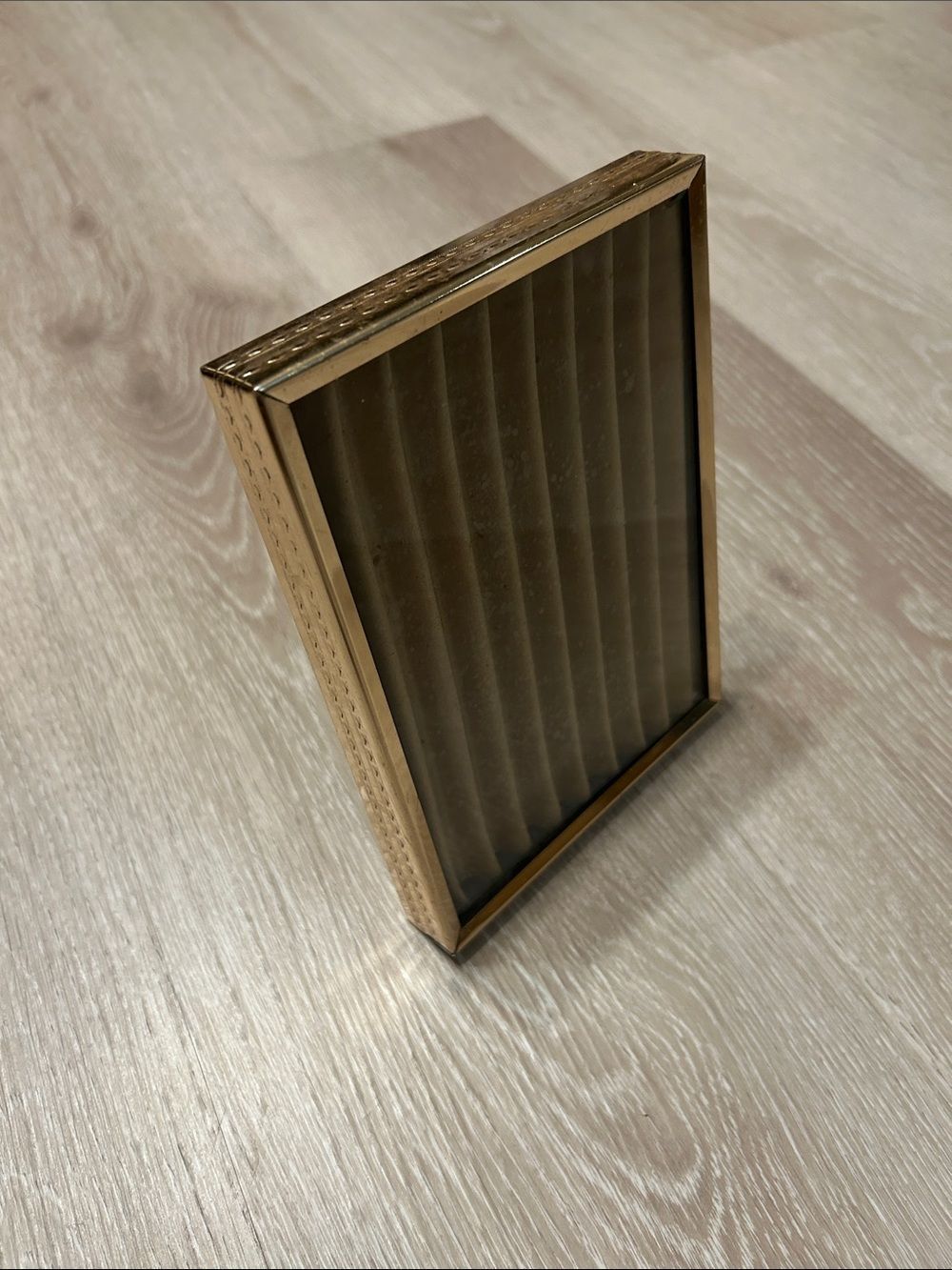 Vintage Gold Toned Decorative Picture Frame - Home Accents 5x7
